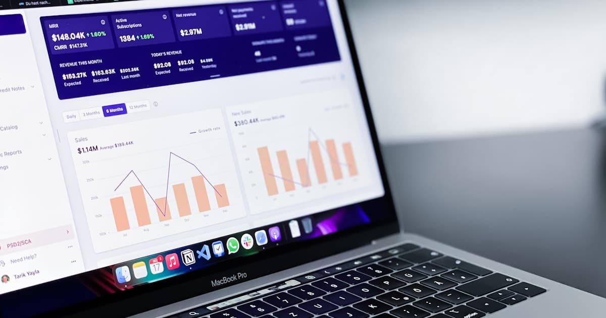 СУББОТА INC vs фрилансер — что лучше для стоматологической клиники